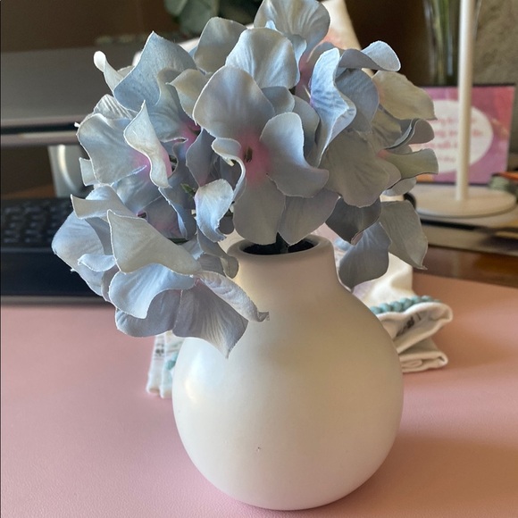 NWT Easter Egg Embroidered Tea Towel, faux flowers and ornament - Picture 5 of 9